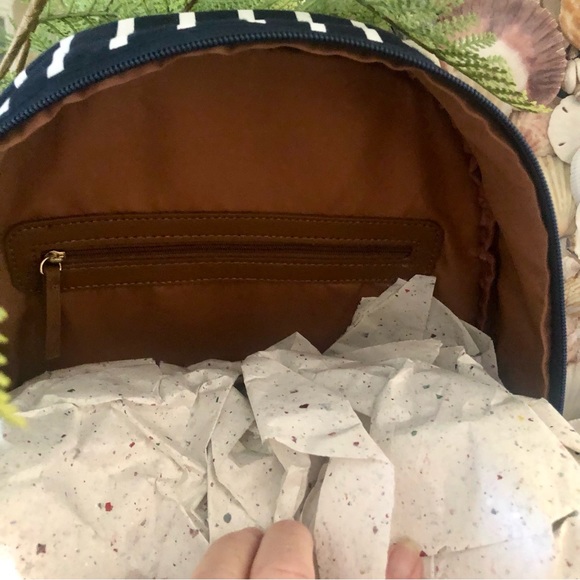 NWT Madden Girl Large Backpack Navy Blue & white Stripe - Picture 4 of 7